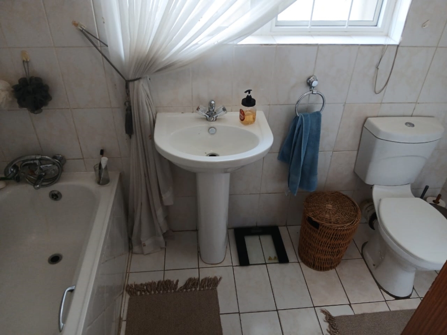 3 Bedroom Property for Sale in Geelhoutpark North West